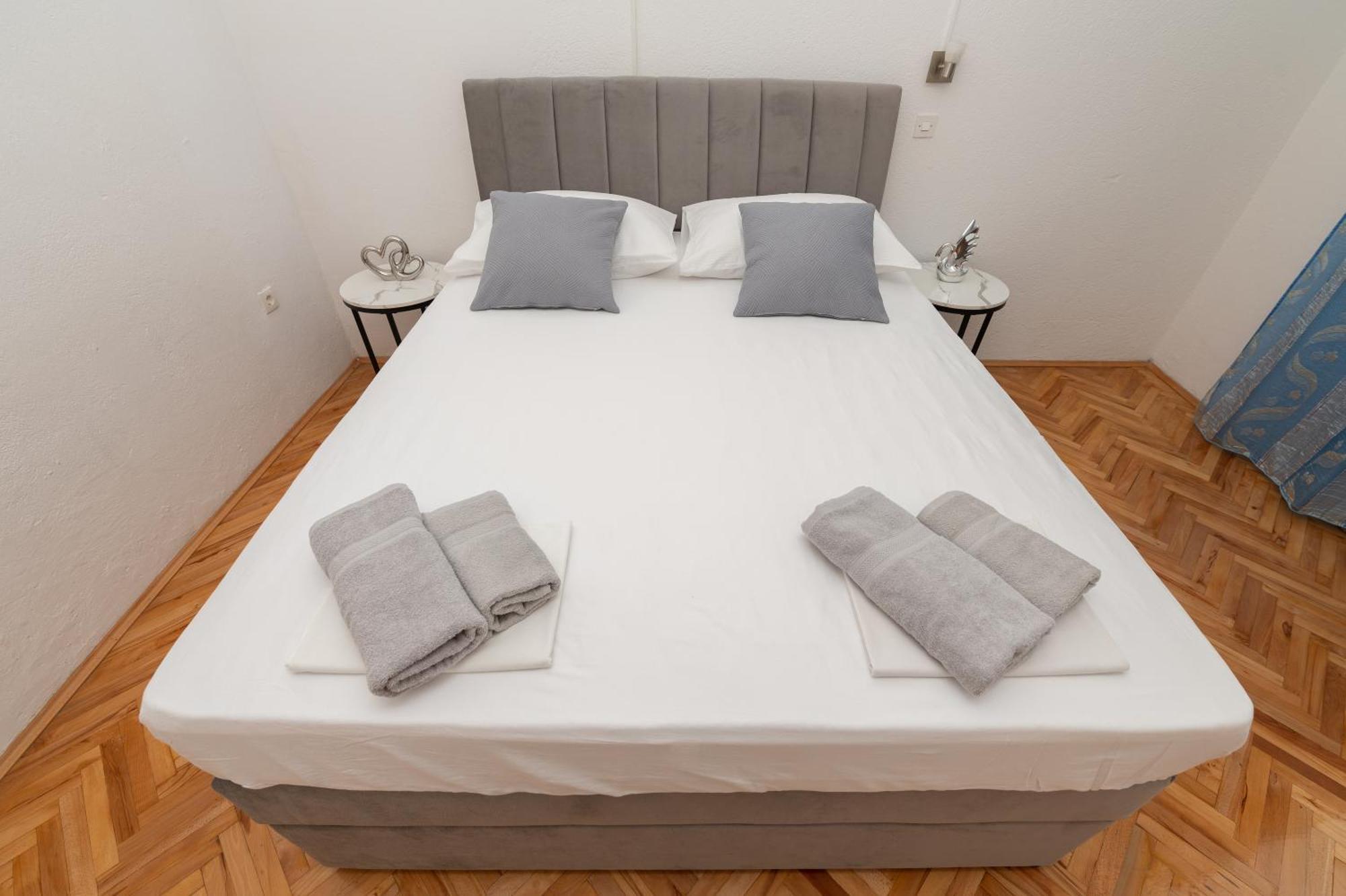 Apartment Sofija Макарска Екстериор снимка